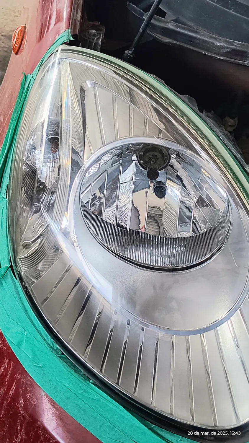 Revitalização de farol com transparência e brilho recuperados